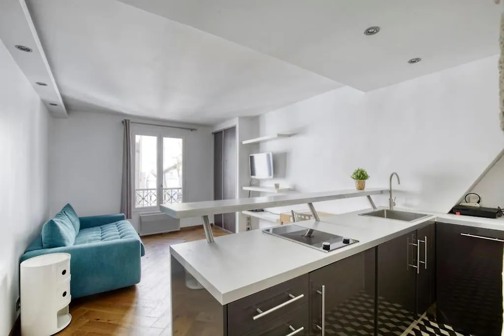 Apartment A Deux Pas De L'elysee Luxe Et Confort Au Coeur De Paris